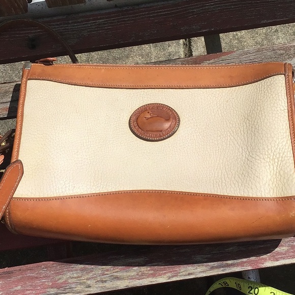 FLASH SALE 👜 Vintage Dooney & Burke leather crossbody - Picture 4 of 16